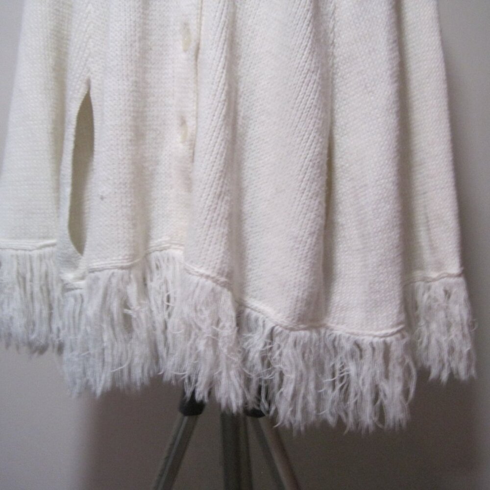 Vintage Unbranded Women's Size Large Cream Knit Arm Holes Button Sweater Poncho - Picture 2 of 8